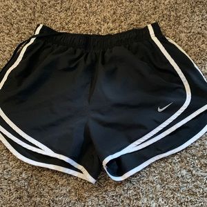 Black Nike running shorts size M